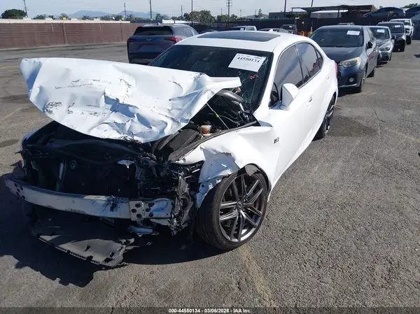 JTHBA1D2XJ5078876 2018 LEXUS IS - Image 2