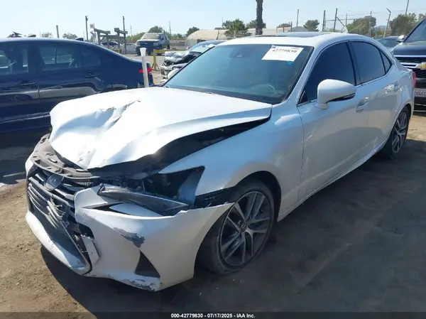 JTHBA1D2XJ5078974 2018 LEXUS IS - Image 2