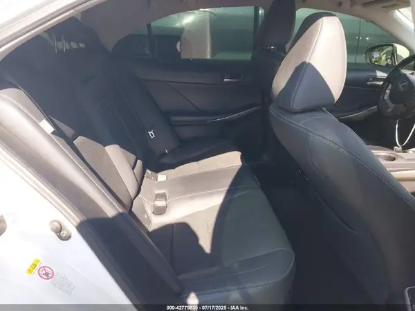 JTHBA1D2XJ5078974 2018 LEXUS IS - Image 8
