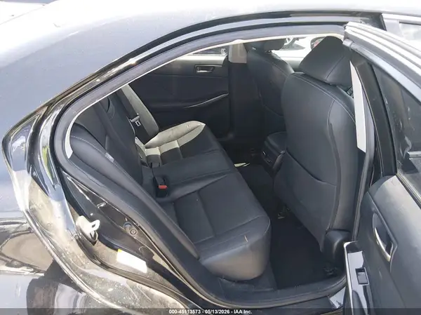 JTHBA1D2XJ5081955 2018 LEXUS IS - Image 8
