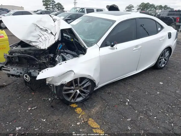 JTHBA1D2XJ5082801 2018 LEXUS IS - Image 2