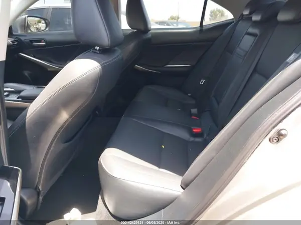 JTHBA1D2XK5088177 2019 LEXUS IS - Image 8