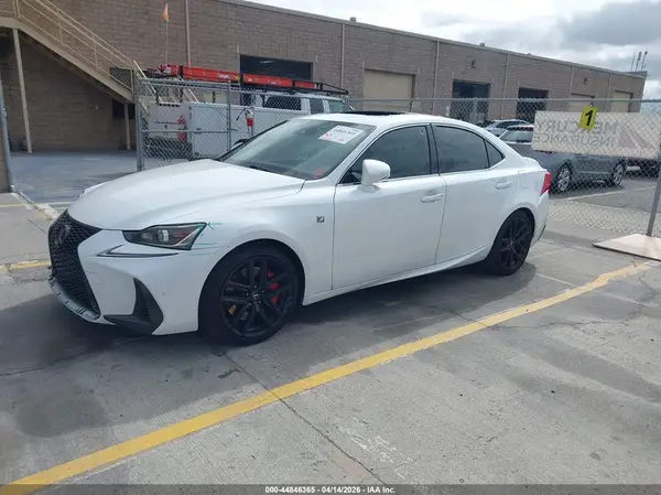 JTHBA1D2XK5091614 2019 LEXUS IS - Image 2
