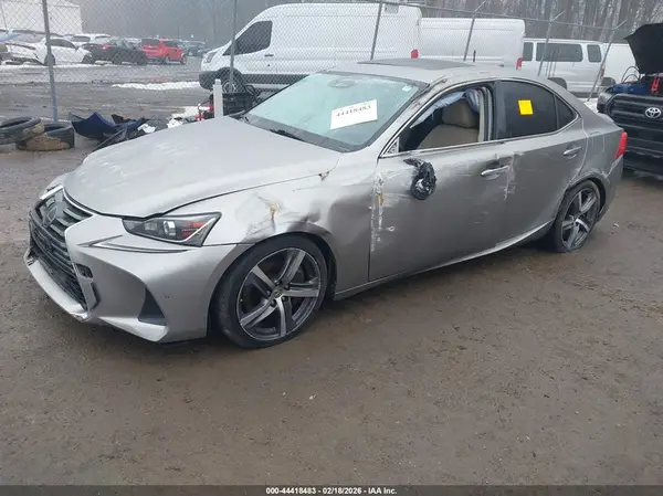 JTHBA1D2XK5093752 2019 LEXUS IS - Image 2