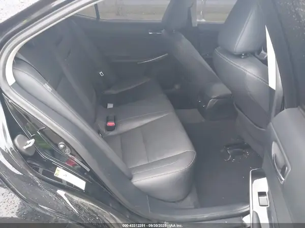 JTHBE1D20G5026251 2016 LEXUS IS - Image 8