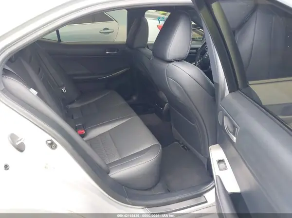 JTHBE1D20G5027481 2016 LEXUS IS - Image 8