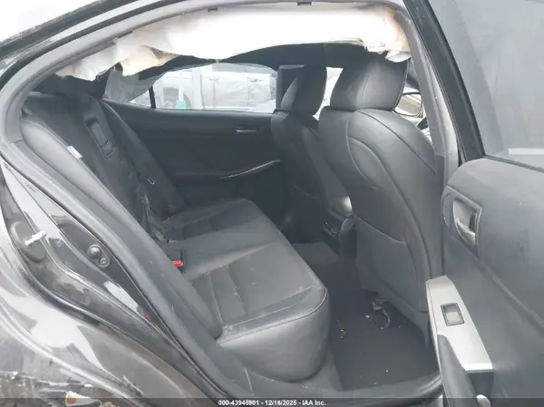 JTHBE1D20H5029927 2017 LEXUS IS - Image 8