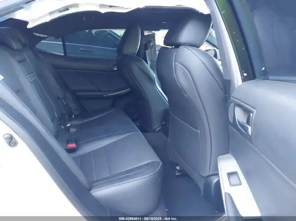 JTHBE1D24G5028424 2016 LEXUS IS - Image 8