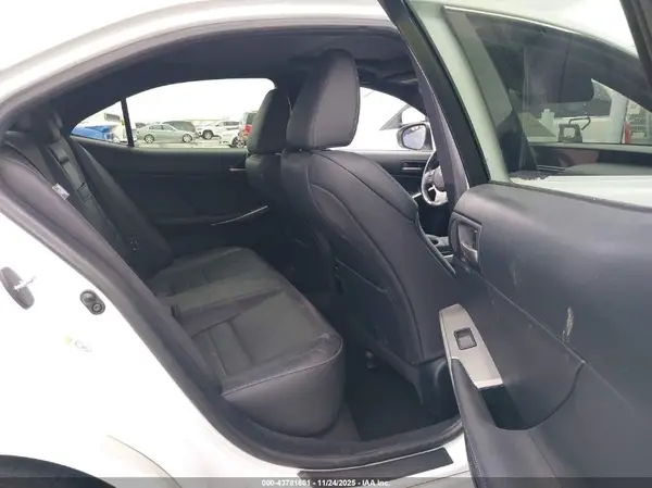 JTHBE1D27H5028919 2017 LEXUS IS - Image 8
