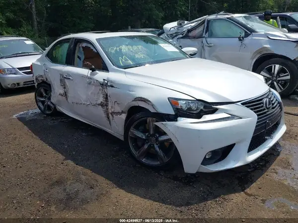 JTHBE1D2XG5024006 2016 LEXUS IS - Image 1