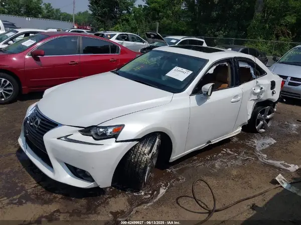 JTHBE1D2XG5024006 2016 LEXUS IS - Image 2