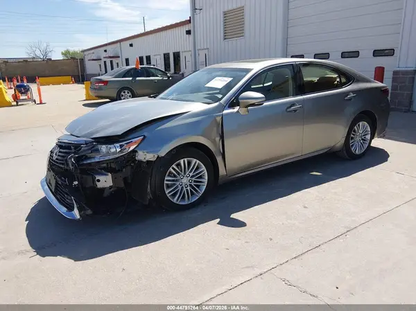 JTHBK1GG0G2215886 2016 LEXUS ES - Image 2