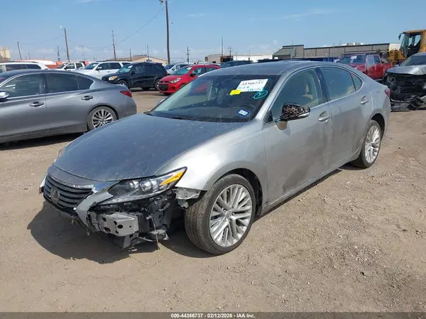JTHBK1GG0G2221090 2016 LEXUS ES - Image 2