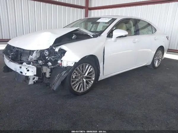 JTHBK1GG0G2226094 2016 LEXUS ES - Image 2