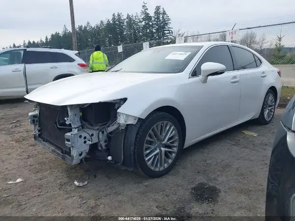 JTHBK1GG0G2226838 2016 LEXUS ES - Image 2