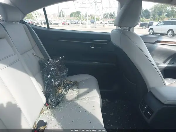JTHBK1GG1G2214004 2016 LEXUS ES - Image 8