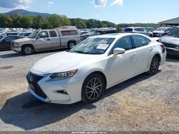 JTHBK1GG1G2216822 2016 LEXUS ES - Image 2
