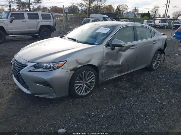 JTHBK1GG1G2232938 2016 LEXUS ES - Image 2