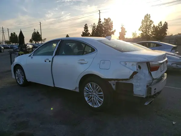JTHBK1GG1J2263369 2018 LEXUS ES - Image 2