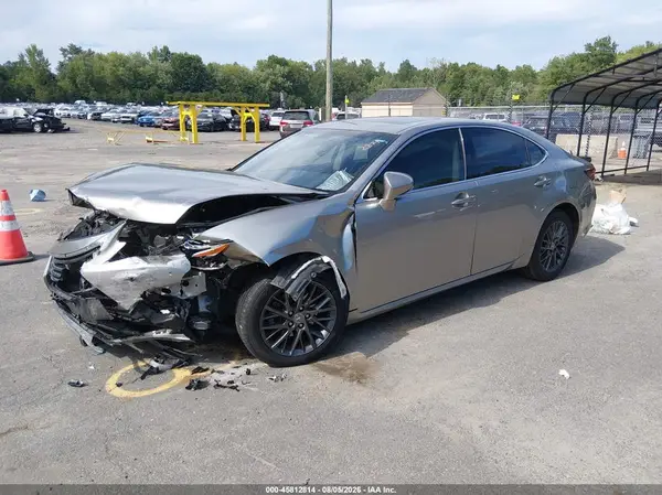 JTHBK1GG2G2227179 2016 LEXUS ES - Image 2