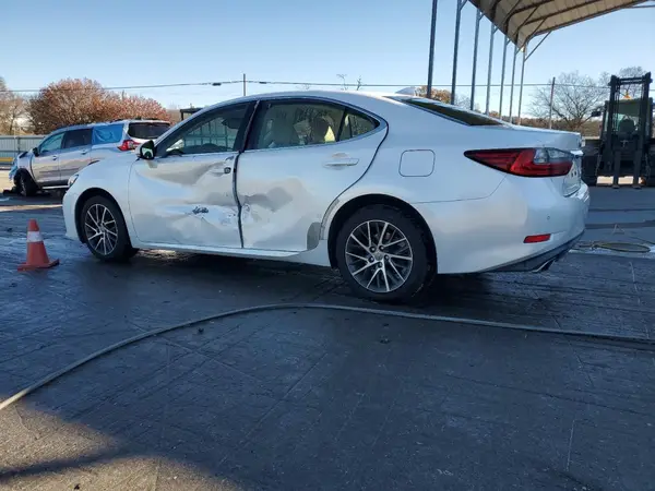 JTHBK1GG2G2232060 2016 LEXUS ES - Image 2
