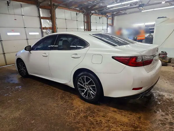 JTHBK1GG2G2238103 2016 LEXUS ES - Image 2
