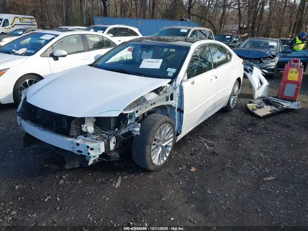JTHBK1GG2G2241180 2016 LEXUS ES - Image 2