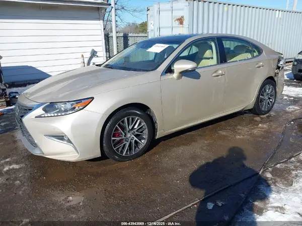 JTHBK1GG2H2250950 2017 LEXUS ES - Image 2