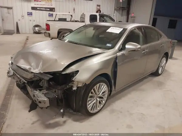 JTHBK1GG3G2215347 2016 LEXUS ES - Image 2