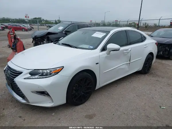 JTHBK1GG3G2225148 2016 LEXUS ES - Image 2