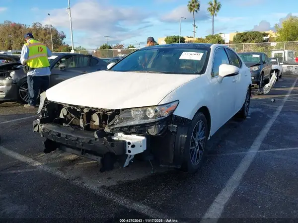 JTHBK1GG3G2246307 2016 LEXUS ES - Image 2