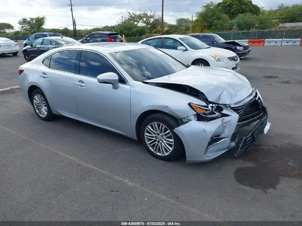 JTHBK1GG3J2262529 2018 LEXUS ES - Image 1