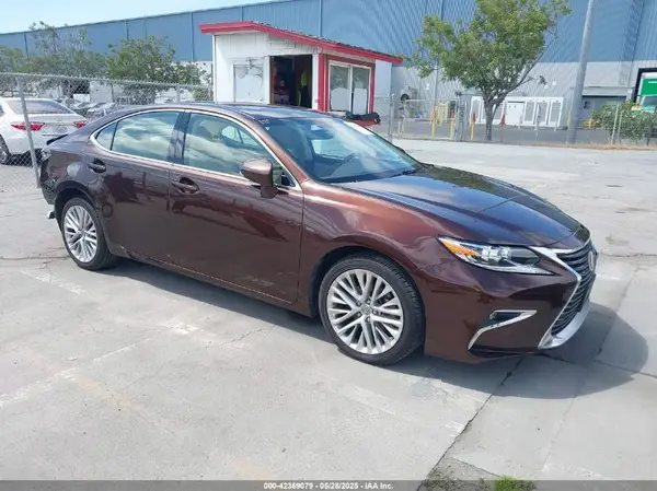 JTHBK1GG4G2215096 2016 LEXUS ES - Image 1