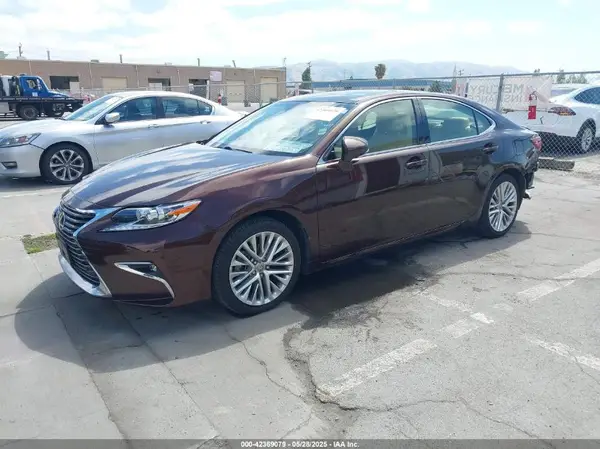 JTHBK1GG4G2215096 2016 LEXUS ES - Image 2