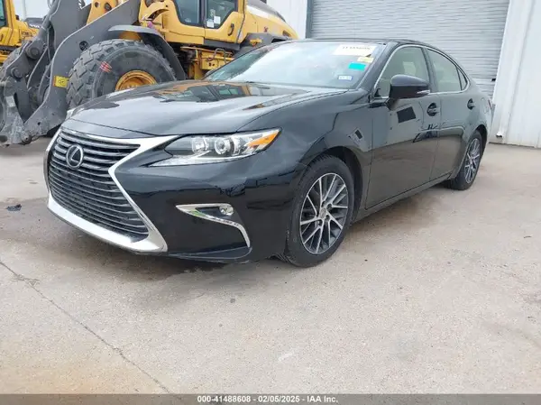 JTHBK1GG4G2221030 2016 LEXUS ES - Image 2