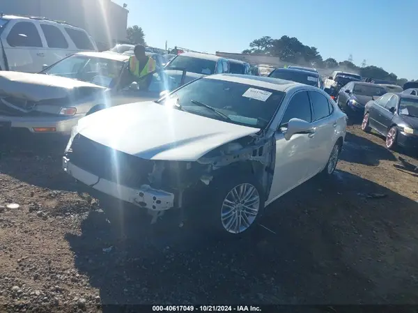 JTHBK1GG4G2238927 2016 LEXUS ES - Image 2