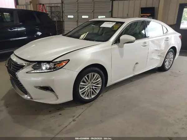 JTHBK1GG4G2242976 2016 LEXUS ES - Image 2