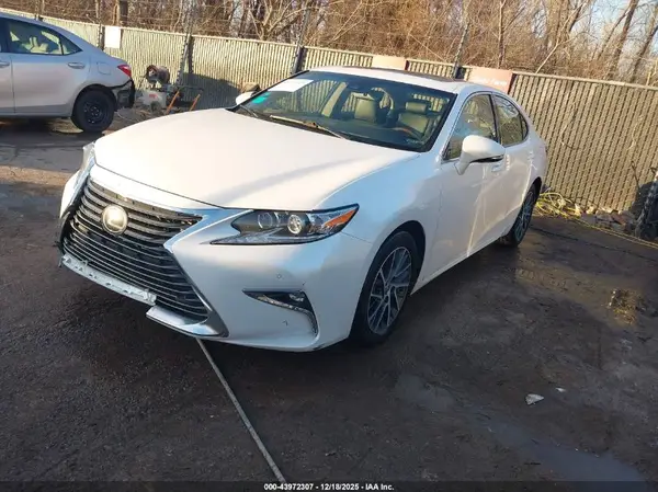 JTHBK1GG4G2243142 2016 LEXUS ES - Image 2