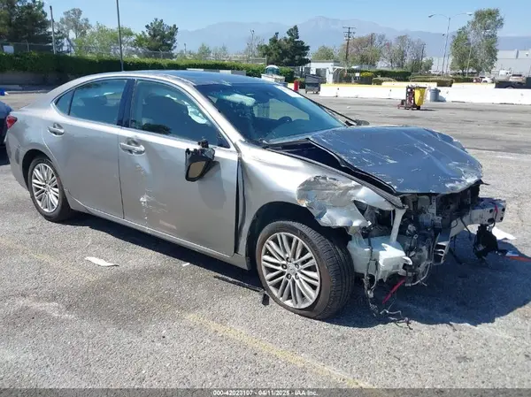 JTHBK1GG4J2264161 2018 LEXUS ES - Image 1
