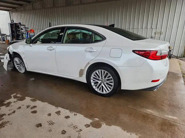 JTHBK1GG5G2228231 2016 LEXUS ES - Image 2