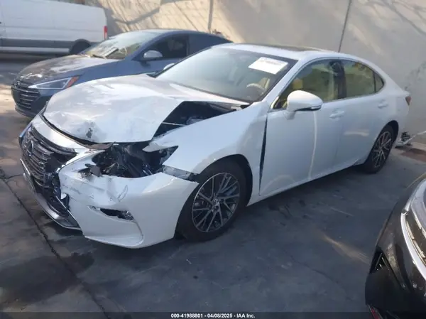 JTHBK1GG5G2237642 2016 LEXUS ES - Image 2