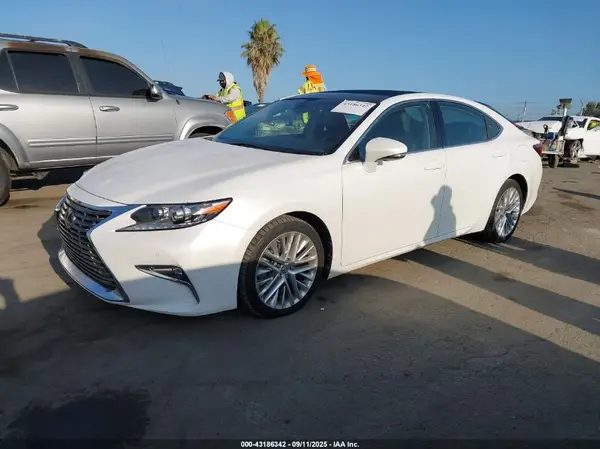 JTHBK1GG5H2251834 2017 LEXUS ES - Image 2