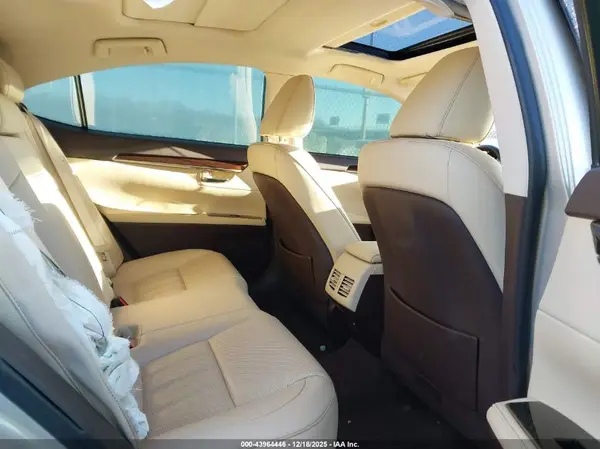 JTHBK1GG6G2217268 2016 LEXUS ES - Image 8