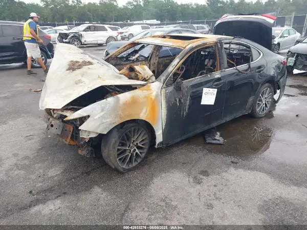 JTHBK1GG6G2232482 2016 LEXUS ES - Image 2