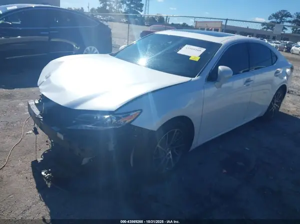 JTHBK1GG6G2239223 2016 LEXUS ES - Image 2