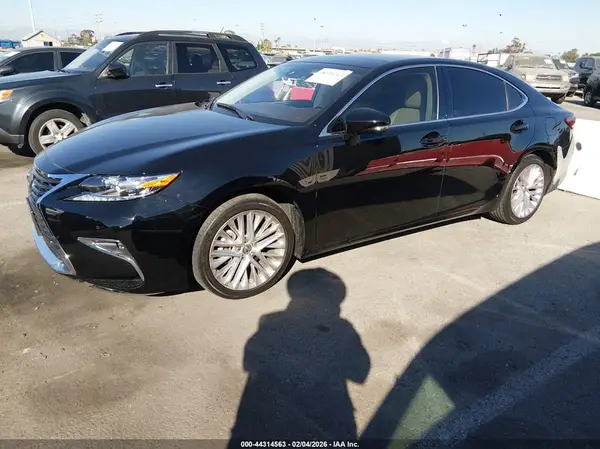 JTHBK1GG7G2213052 2016 LEXUS ES - Image 2