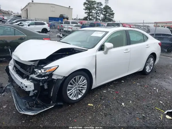 JTHBK1GG7G2224682 2016 LEXUS ES - Image 2