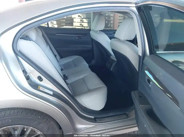 JTHBK1GG7J2264106 2018 LEXUS ES - Image 8