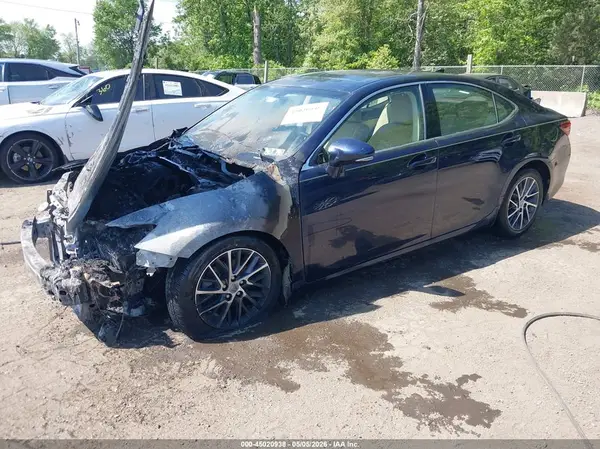 JTHBK1GG8G2227428 2016 LEXUS ES - Image 2