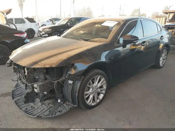 JTHBK1GG8G2228191 2016 LEXUS ES - Image 2